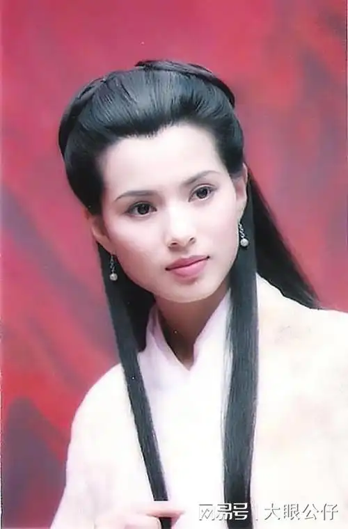 王语嫣姑姑李若彤在戏里戏外反差大她怎么变成这样了