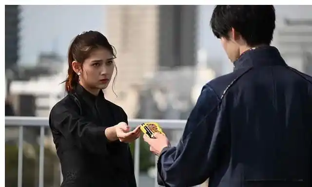 saber|假面骑士saber:准女骑神代玲花惊艳登场,性格差异萌来了