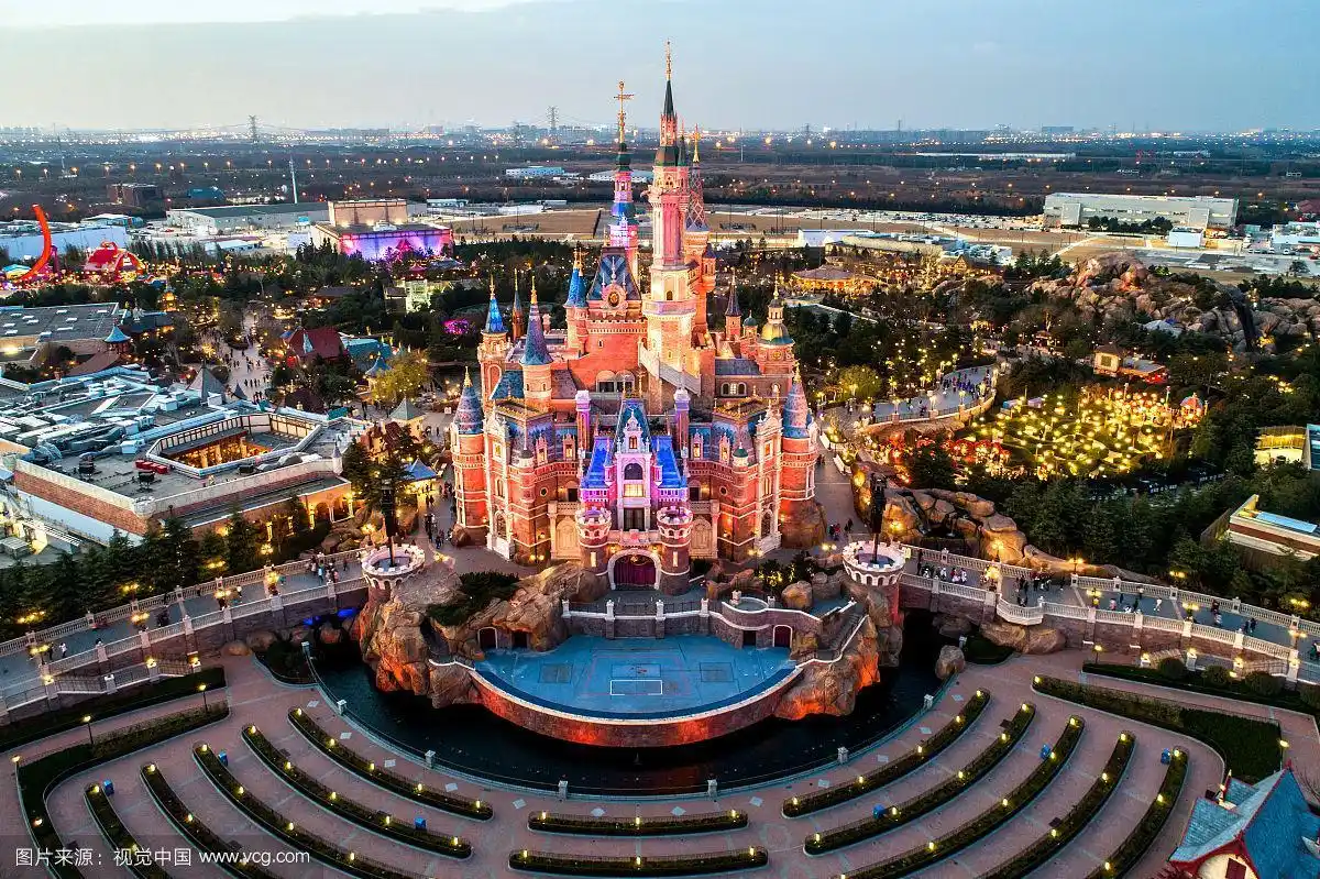 航拍 上海迪士尼乐园 奇幻童话城堡 华灯初上