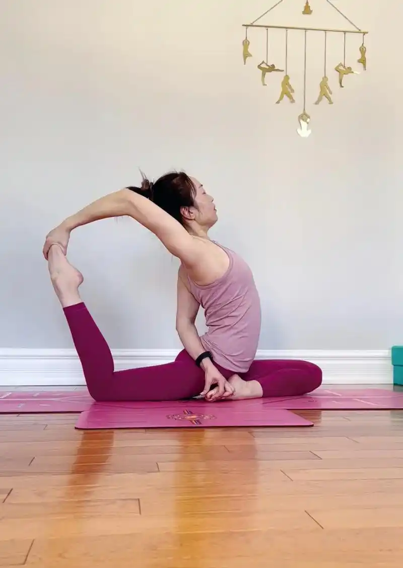 享受当下,专注练习#我的瑜伽生活 #瑜伽 #后弯 #瑜伽体式 - 抖音