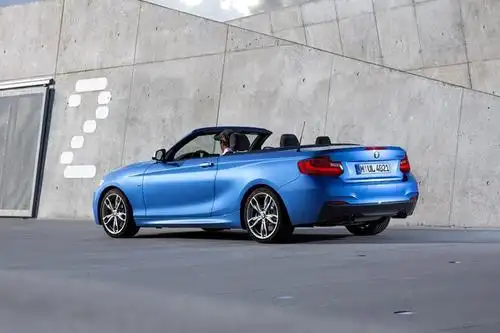 宝马2系敞篷版
