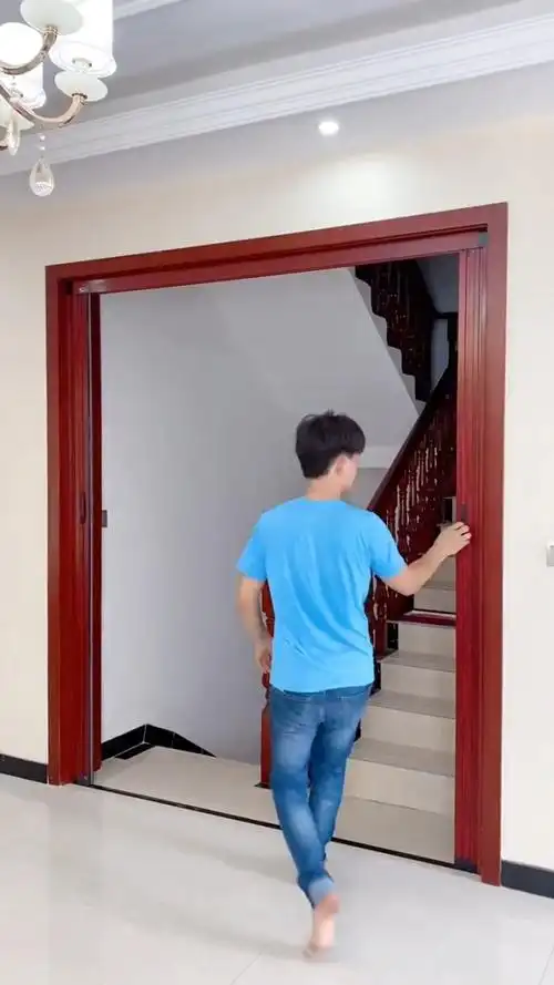 楼梯口对开隐形隔断推拉门 楼上楼下隔开 保温保暖隔空调冷热 又不占