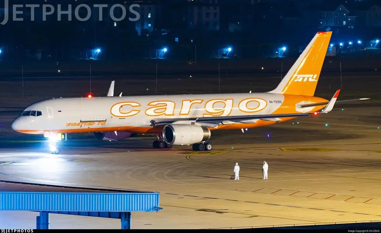 波音757(英语:boeing 757)为美国波音公司开发的 - 抖音