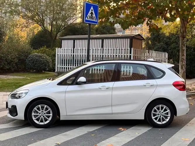 宝马 宝马2系旅行车  2018款 218i 时尚型图片