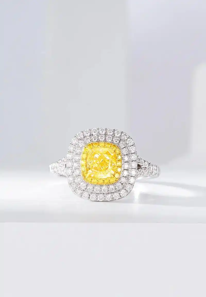 96一克拉黄钻戒指上新经典t家豪华围镶大气款 - 抖音