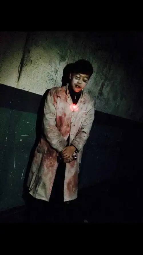 当鬼屋里的鬼是一种怎么样的体验?