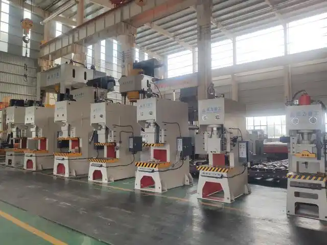 液压冲床-100吨160吨200吨冲床是机械冲床和液压机的结合机型,既能够