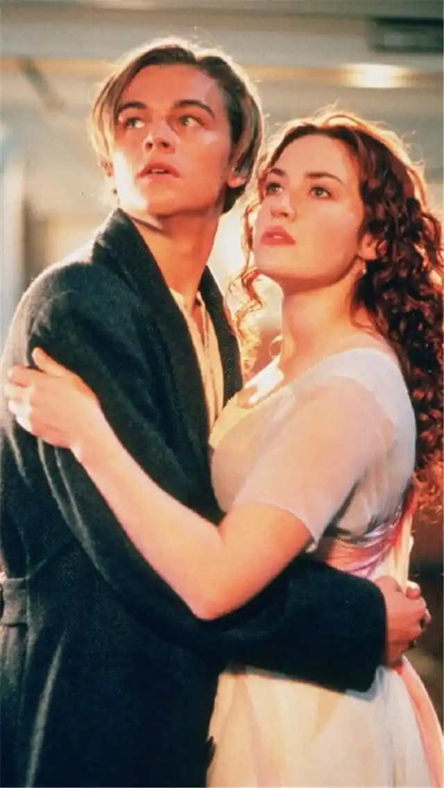 经典浪漫爱情电影泰坦尼克号剧照高清手机壁纸下载