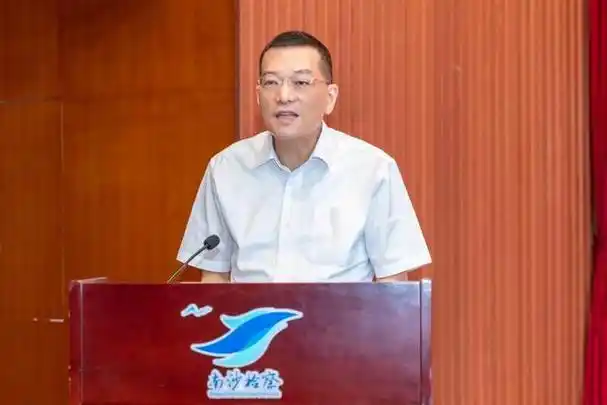 活动现场,冯键,孙太平,刘炜,张健等共同为南沙区检察院"全国模范检察