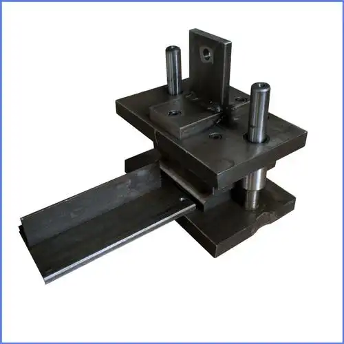 不锈钢圆管冲弧模具 护栏方管冲孔模具 角钢切断模具 液压冲孔机