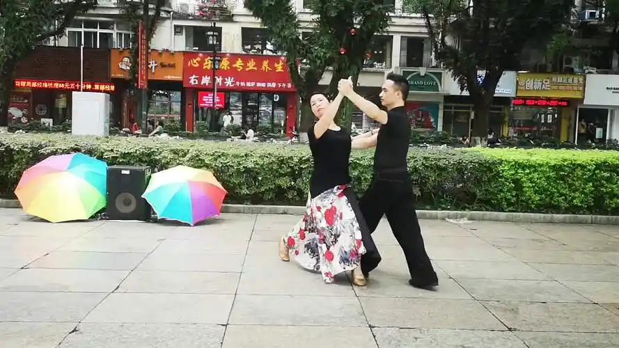 交谊舞初级慢三,第1组第2段双人合音乐示范,常用的交叉步