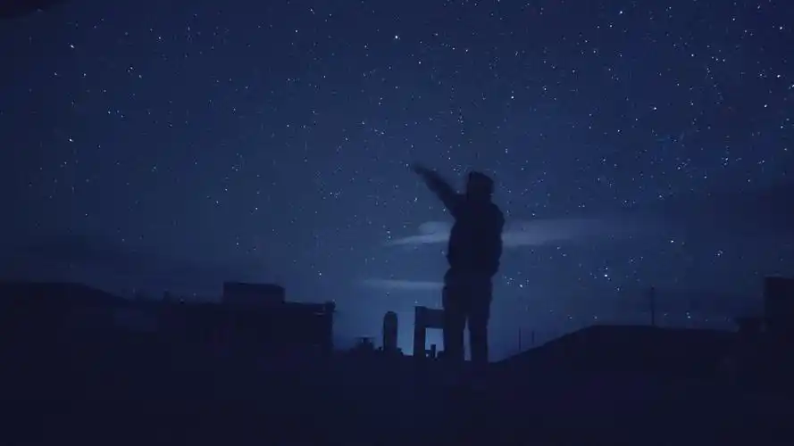 稻城亚丁海拔4500米,追星星的人