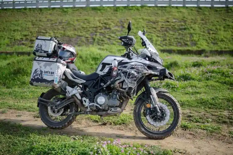 国产adv贝纳利502x用车体验超清大图