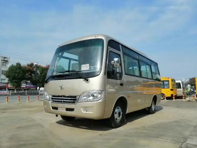 19座中巴车