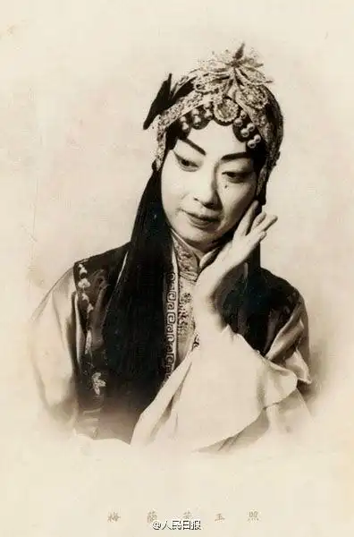今天,京剧大师梅兰芳先生逝世55周年.纪念! //转发:【绝世