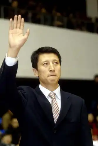 郭士强篮坛回顾:中国最年轻教练 曾执掌国家队