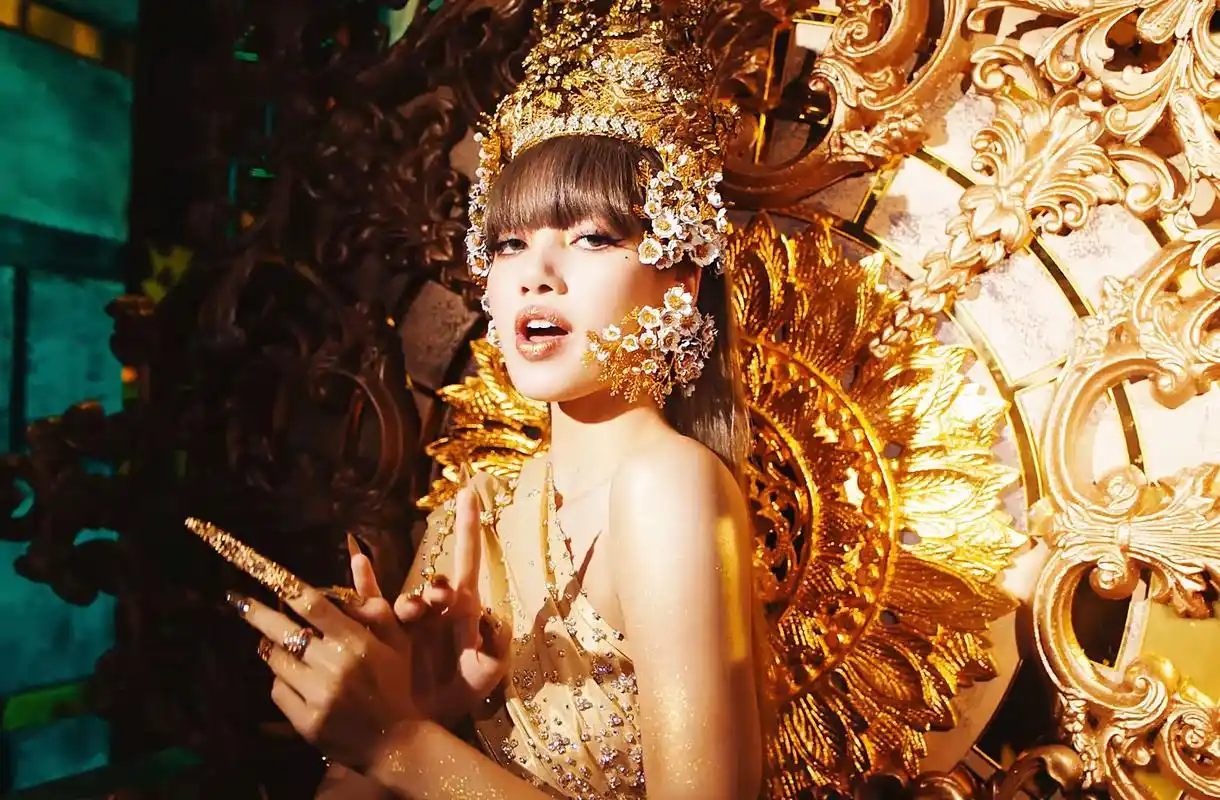 blackpink的lisa为求好运改了真名?一周后就真的成功了?