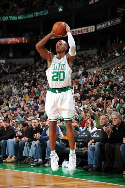 高清壁纸联盟史上最强三分射手雷61阿伦