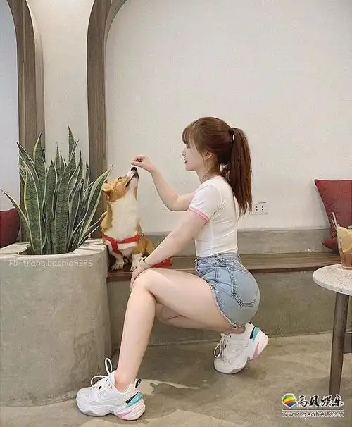 越南正妹因为增肥而走红网络令人喷血的翘臀身材也是让粉丝们大呼过瘾