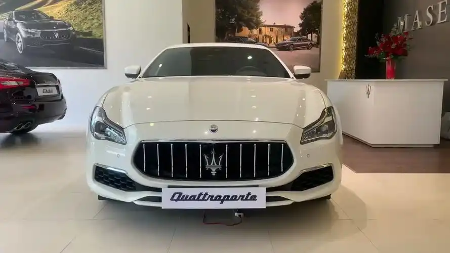 2020款玛莎拉蒂总裁到店鉴赏,打开后门那刻,才知道有多奢华