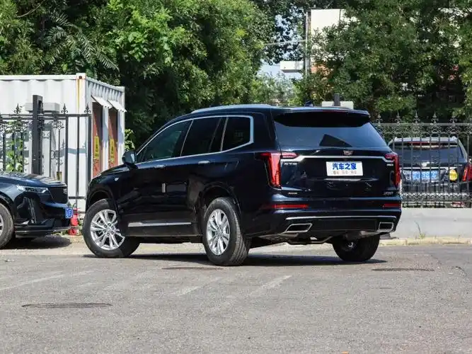 上汽通用凯迪拉克 凯迪拉克xt6 2022款 2.0t 六座四驱风尚型