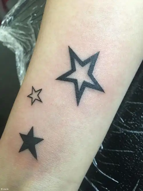 小星星_纹身图案手稿图片_候雨的纹身作品集