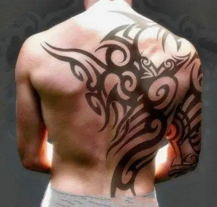 9张男士后背霸气的黑色图腾纹身大全88