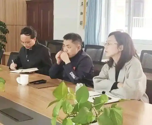 都江堰市教育局领导一行莅聚源小学调研指导工作_发展_研究_特色