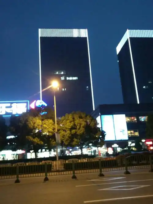 上海市青浦区夏阳街道公园东路1152号复旦大学附属中山医院青浦分院