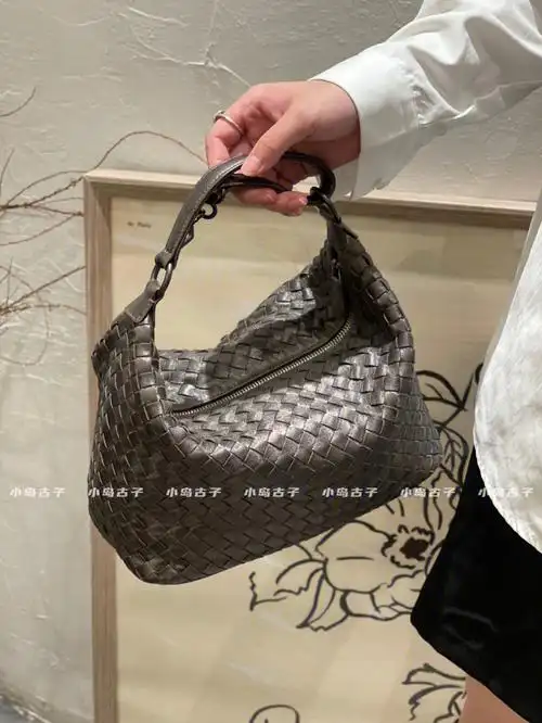 第二眼美包vtgbv珠光锡灰色编织饭盒包