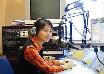 加强广播新闻藏语翻译力度