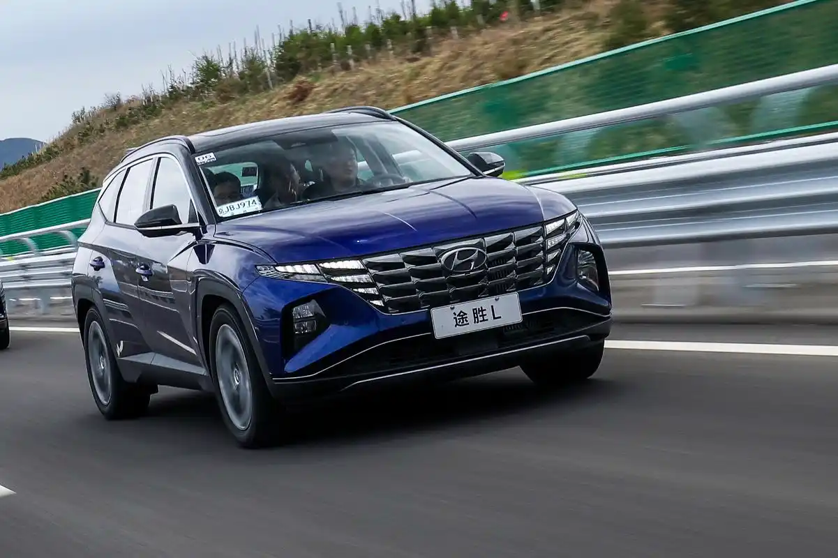 杀死平庸 试驾北京现代第五代途胜l