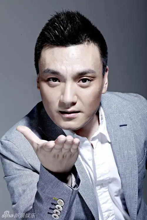 组图:费振翔帅气写真散发硬朗男人魅力_高清图集_新浪网