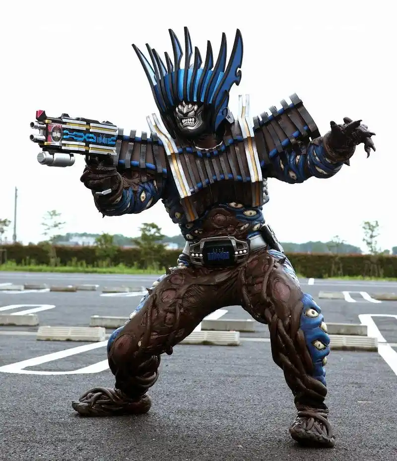 假面骑士时王:海东怪人形态未回归,可召唤怪人,全身眼睛超恐怖_diend