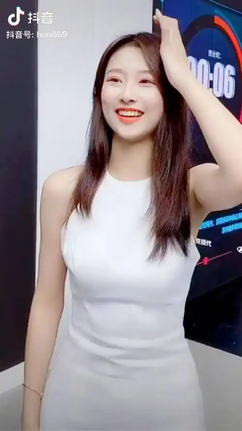 美美的车模苏宁小姐姐最美车模苏宁车模小姐姐神仙颜值美女女神