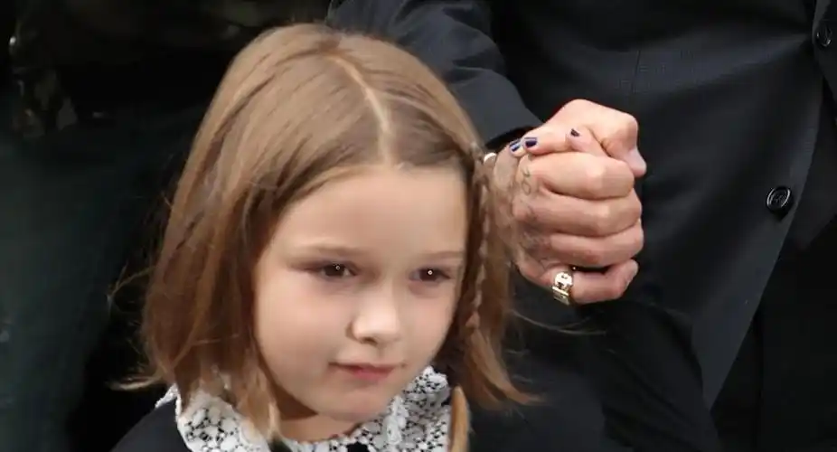 贝克汉姆妻女晒合影,10岁小七脸盘比贝嫂还大,越来越像爸爸|小七|贝嫂