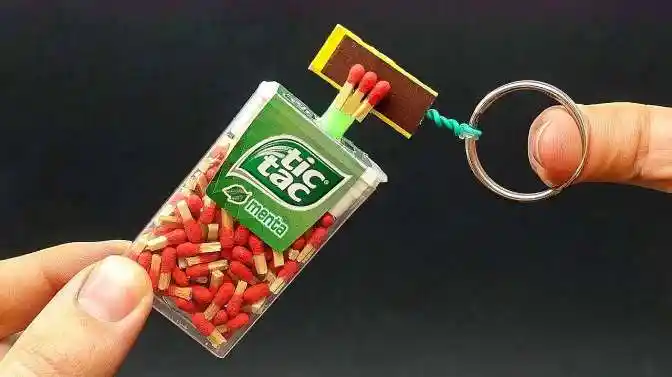 民间高手教你制作烟雾弹,太好玩了,真是大开眼界啊!