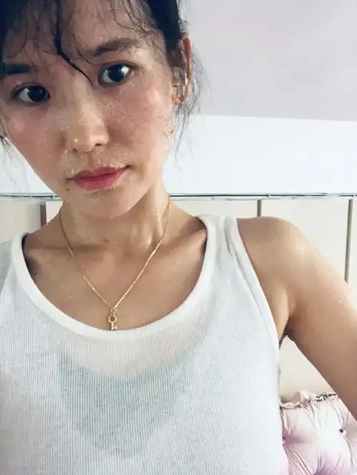 健身没有文案只有运动流汗