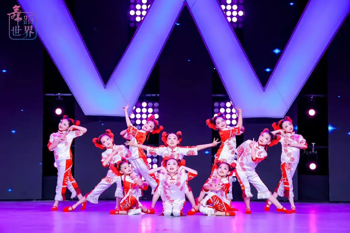 《剪纸姑娘》舞蹈世界大赛总决赛-特金奖.艺舞林舞蹈,专注舞蹈 - 抖音