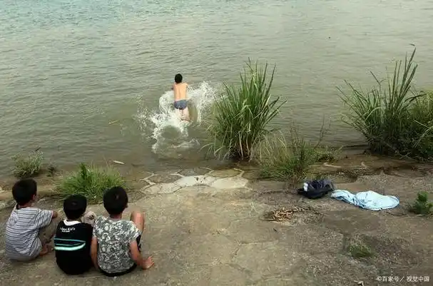 河北5名初中毕业生溺亡,20多条船连夜救援,网友对此争论不休