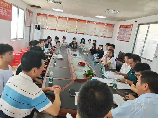 誓上青天揽明月,一品蟾宫桂花香:惠来邦山村22名大学生申领奖学金