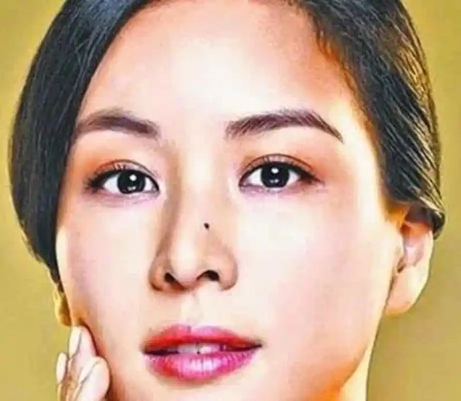 鼻旁痣:  大都好淫 鼻两旁有痣的人,个性通常都很轻浮,男的像花花公子