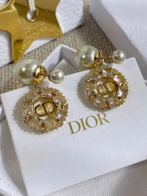 dior方钻耳钉