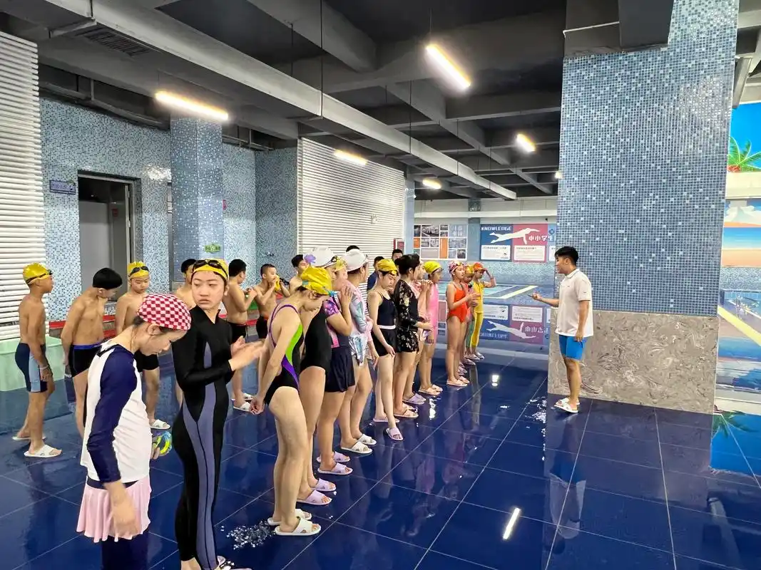 贵阳市"游泳课进中小学"工作全面启动啦!