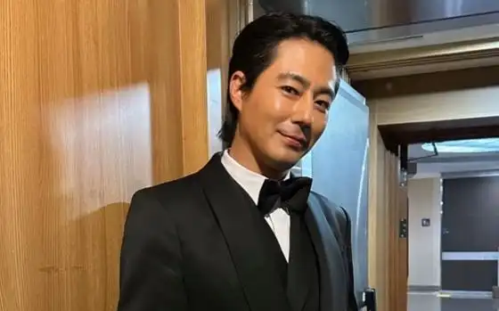 赵寅成韩孝周老夫老妻玩手机05