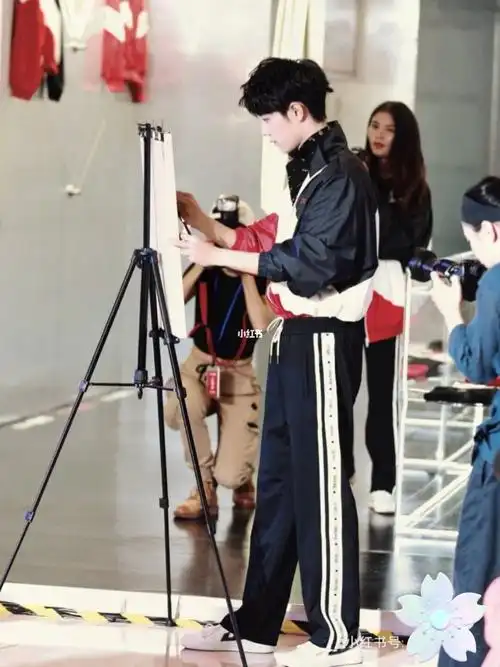 肖战同款回力鞋_肖战_回力鞋_鞋子_时尚_鞋靴