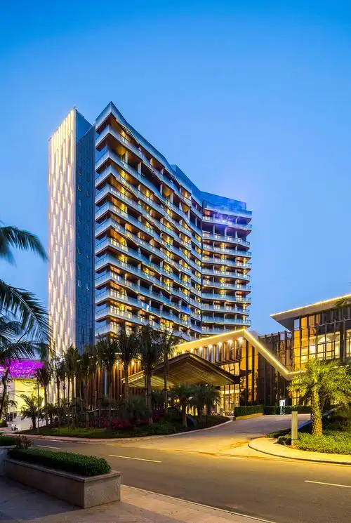 海口丽思卡尔顿和万丽酒店