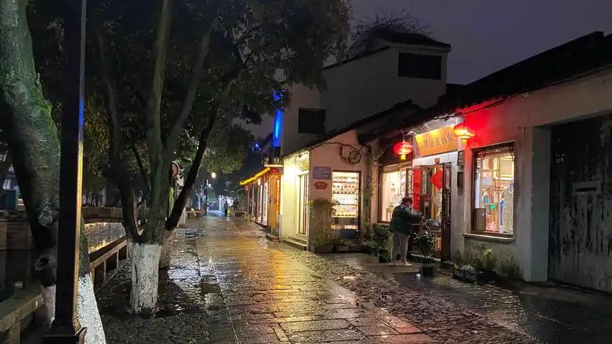 苏州-平江路,夜游,有点小雨别有风情……__财经头条