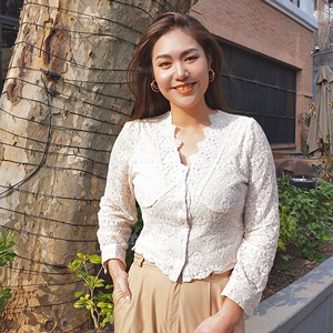 梁宏蓝大码女装2021春款蕾丝上衣适合梨形身材苹果型身材