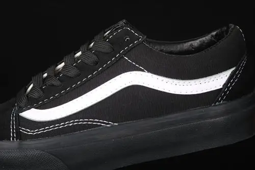 vans old skool 万斯经典款黑武士配色休闲板鞋 vn0a4p3xtj1